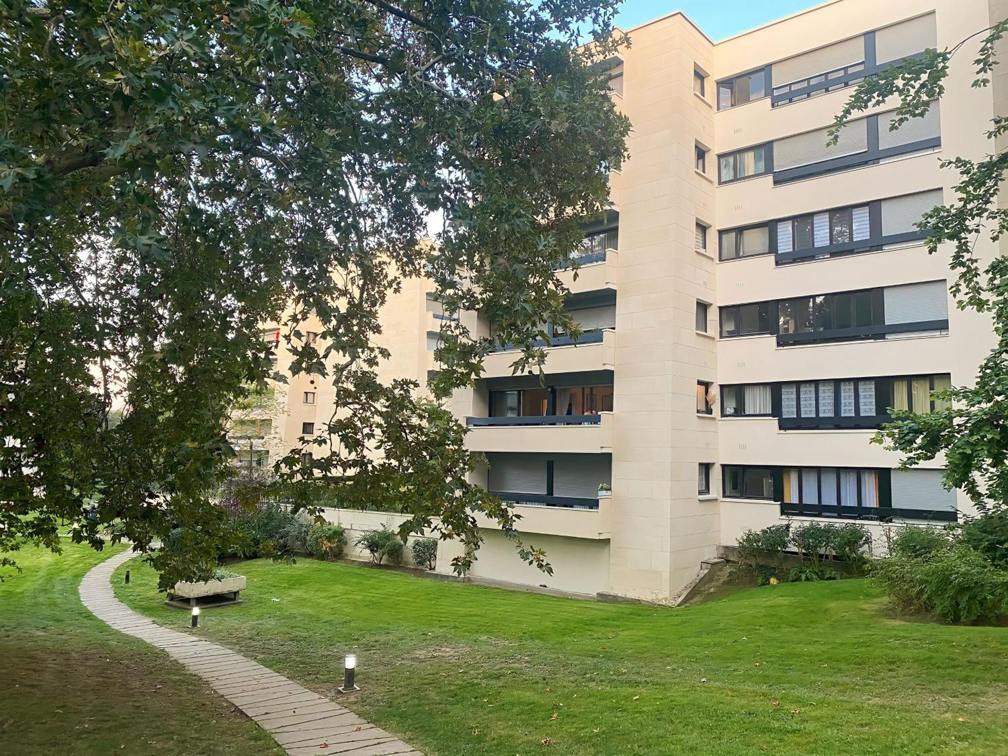 Le Chaleureux Apartment Франконвил Екстериор снимка